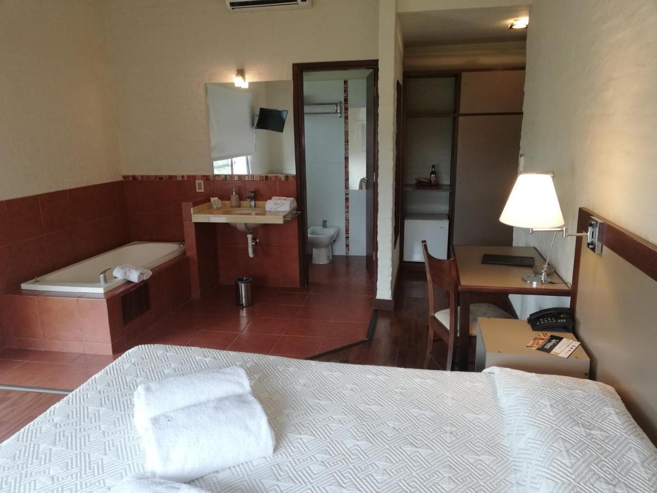 Hotel Juana De Ibarbourou 梅洛 外观 照片